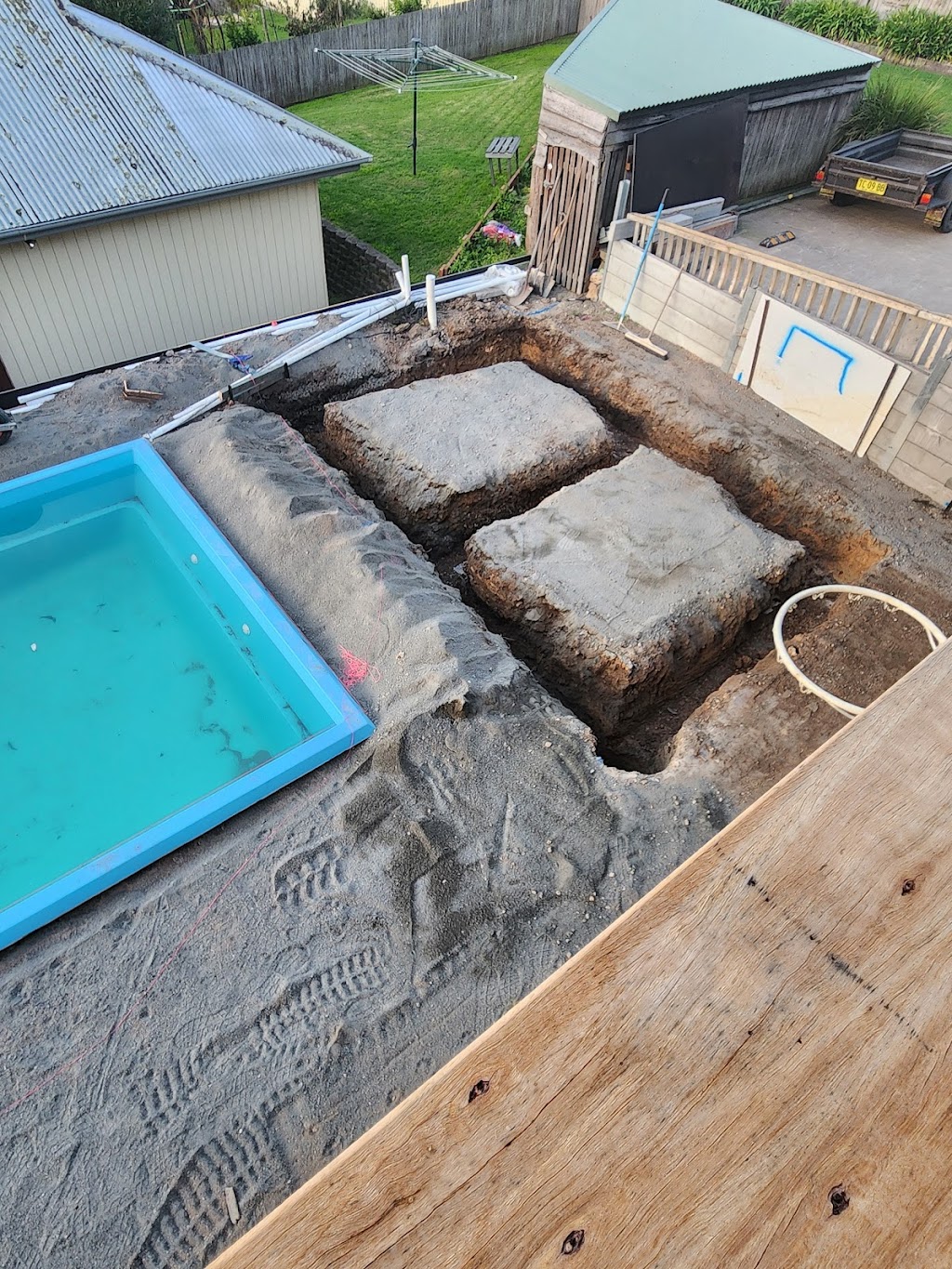 Tomis Bobcat and Excavation | Erie Pl, South Pambula NSW 2549, Australia | Phone: 0447 631 449