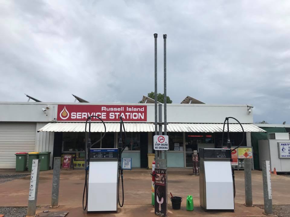 Russell Island Service Station | 73 High St, Russell Island QLD 4184, Australia | Phone: (07) 3409 1269