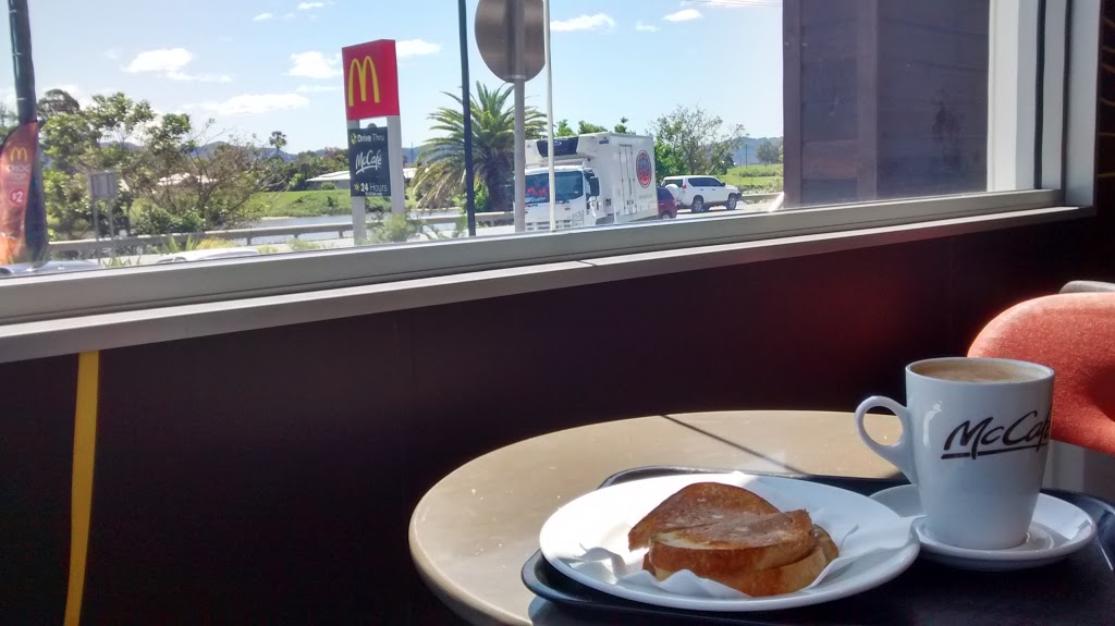 McDonalds Murwillumbah | cafe | 230 Tweed Valley Way, Murwillumbah NSW 2484, Australia | 0266728008 OR +61 2 6672 8008