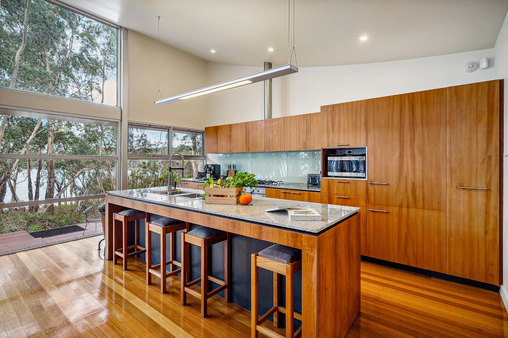 Bruny Bay House | 670a Lighthouse Rd, South Bruny TAS 7150, Australia | Phone: 0473 060 620