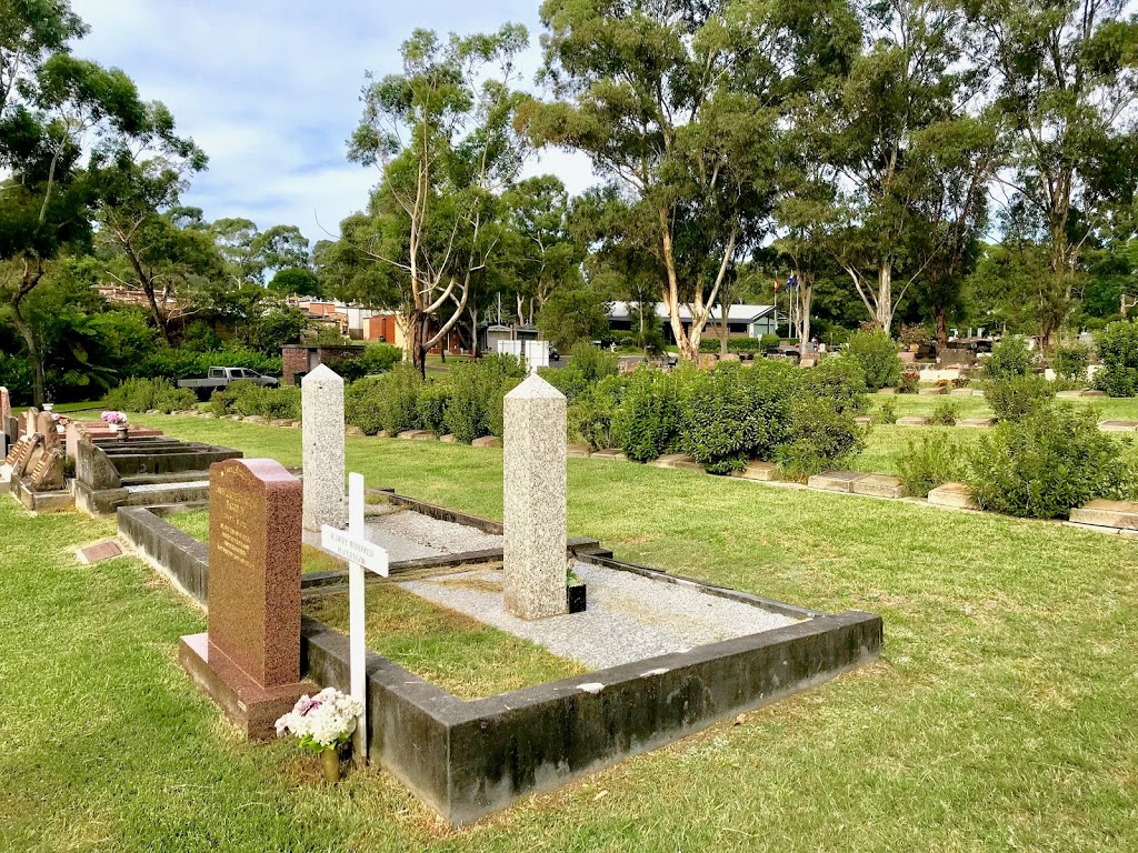 Frenchs Forest Bushland Cemetery | cemetery | 1 Hakea Ave, Davidson NSW 2085, Australia | 0294516204 OR +61 2 9451 6204