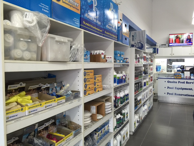 Active Pool Supplies Bundall | store | 2/17 Upton St, Bundall QLD 4217, Australia | 0755373341 OR +61 7 5537 3341