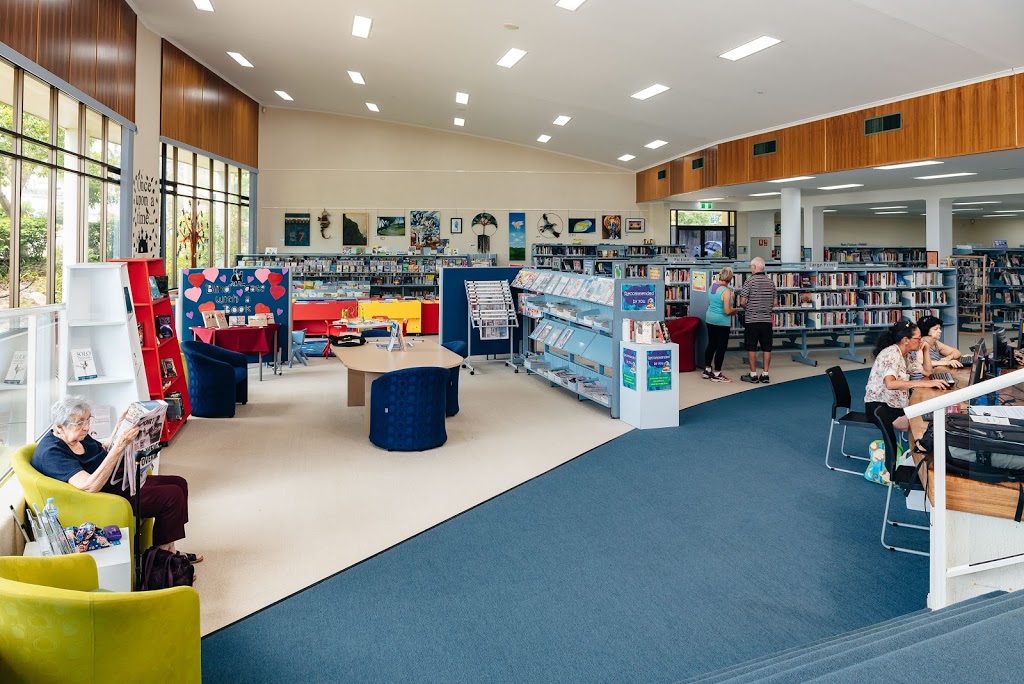 Boyne Island Library | library | Hayes Ave, Boyne Island QLD 4680, Australia | 0749719700 OR +61 7 4971 9700