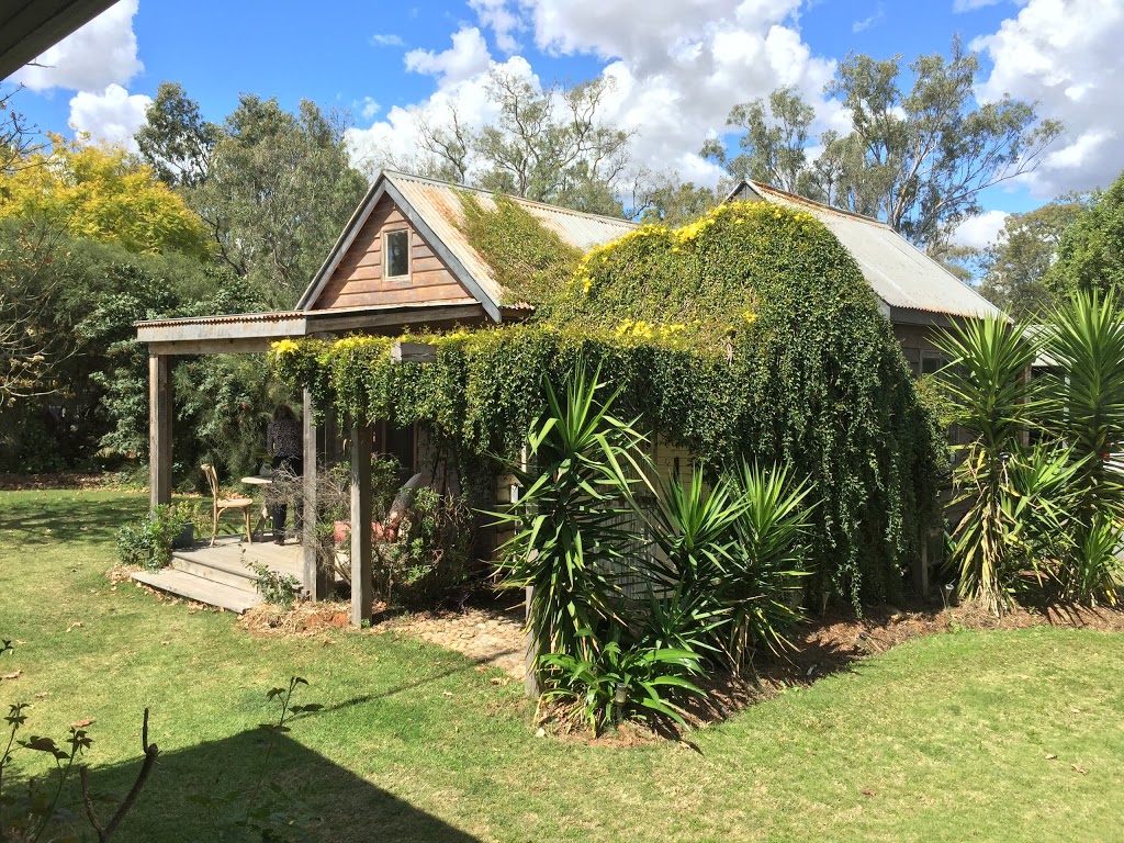 The Laurels of Chinchilla Bed and Breakfast | 15 Warrego Hwy, Chinchilla QLD 4413, Australia | Phone: (07) 4669 1021