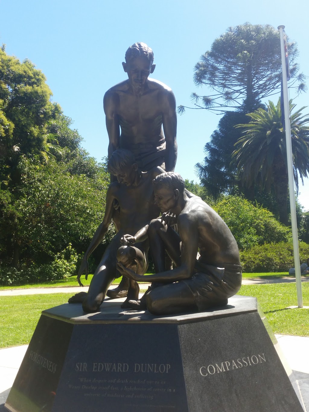Statue Of Sir Edward Dunlop | park | 2A Bridge St W, Benalla VIC 3672, Australia