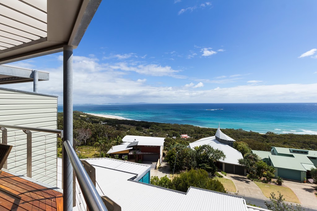 Ray White North Stradbroke Island | 4 Meegera Pl, Point Lookout QLD 4183, Australia | Phone: (07) 3409 8255