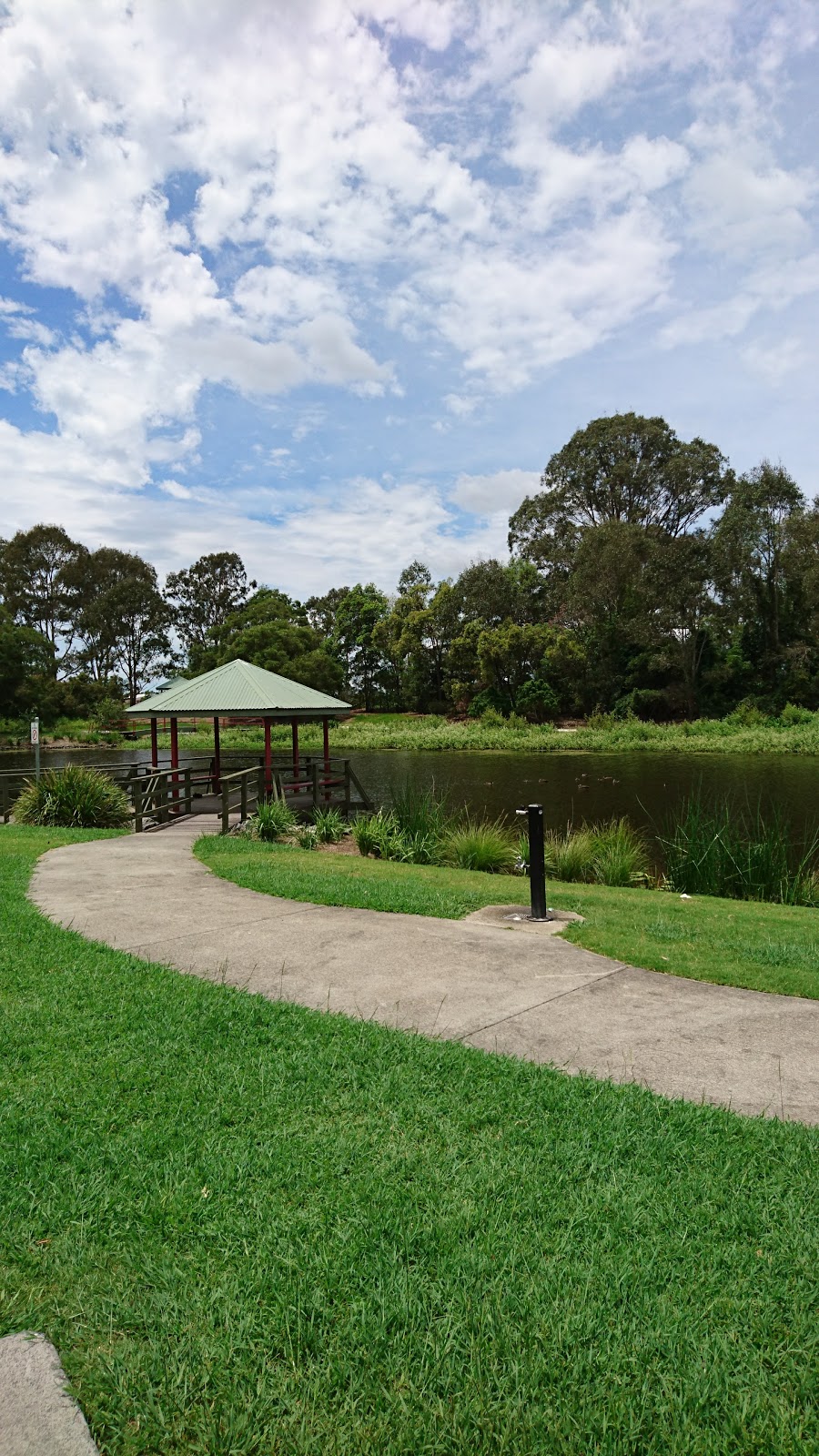 Riverdale Park | park | Riverdale Park, Armstrong Rd, Meadowbrook QLD 4131, Australia | 0734123412 OR +61 7 3412 3412