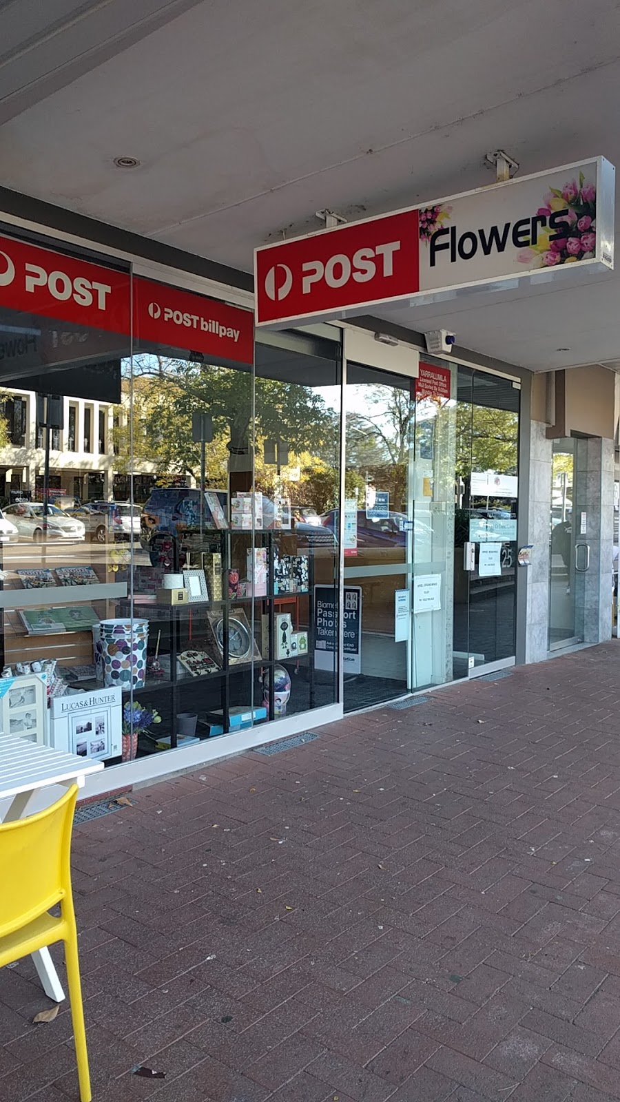 Australia Post | post office | 25 Bentham St, Yarralumla ACT 2600, Australia | 0262823556 OR +61 2 6282 3556