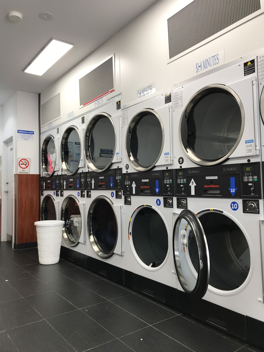 Fawkner Coin Laundry | laundry | 53 Bonwick St, Fawkner VIC 3060, Australia | 0413513466 OR +61 413 513 466