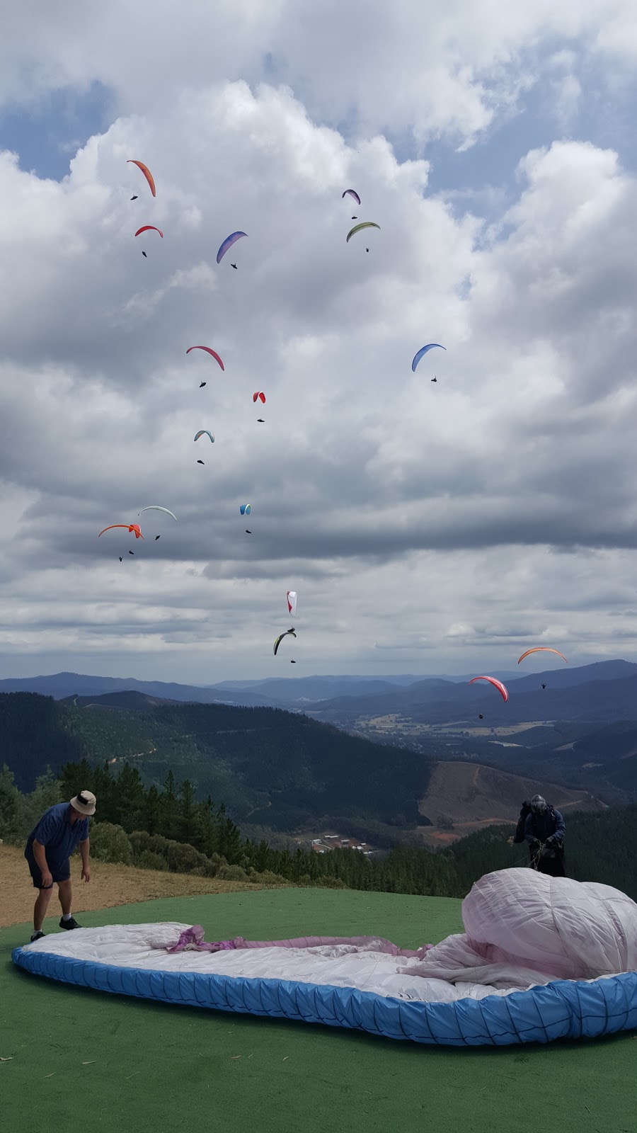 Mystic paraglider and hang glider launch |  | Wandiligong VIC 3744, Australia | 0417530972 OR +61 417 530 972