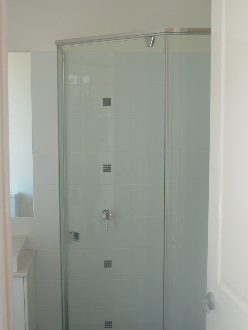 Shower Enclosure Service | 666 Gympie Rd, Lawnton QLD 4501, Australia | Phone: (07) 3205 6066