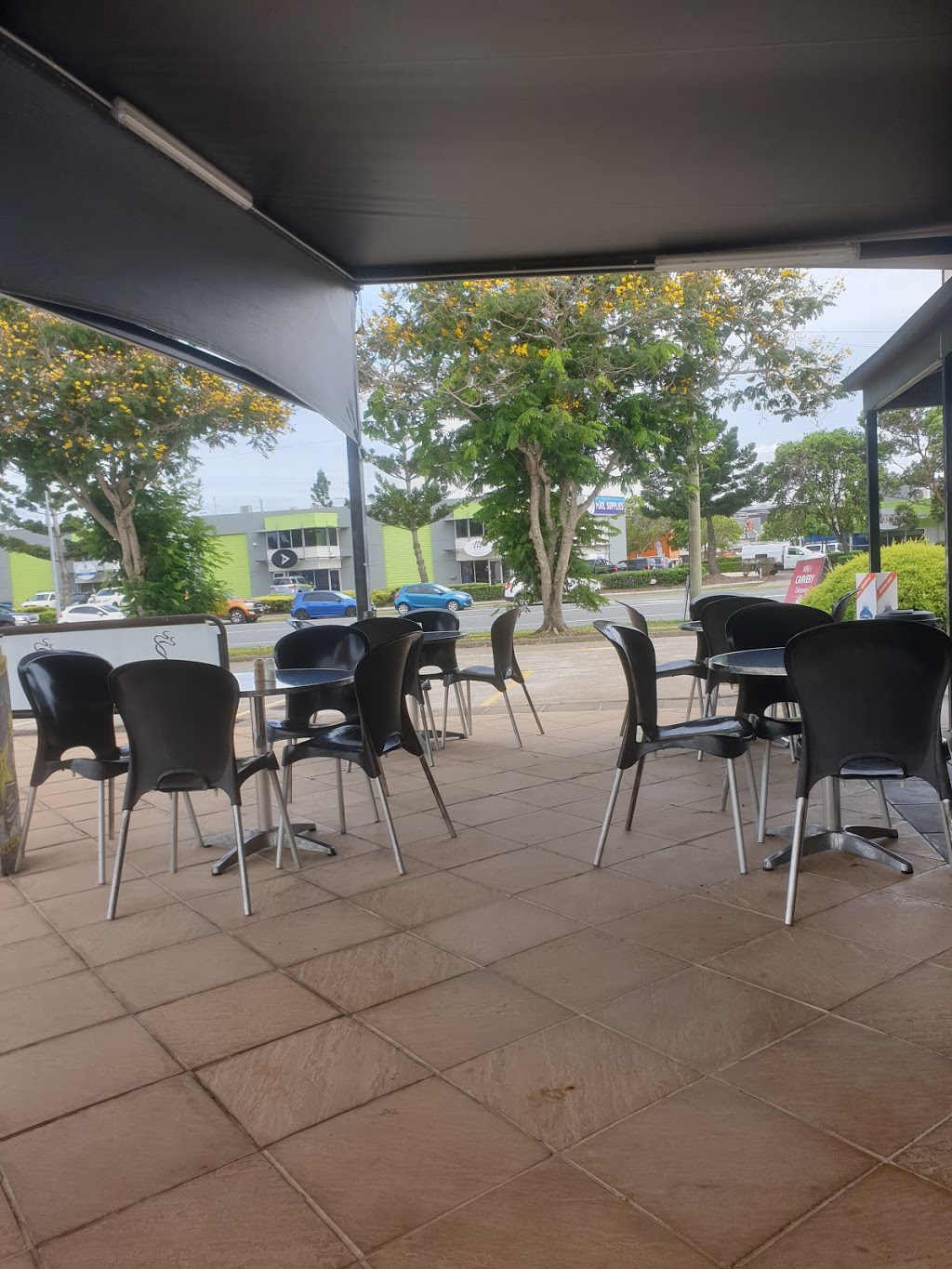 Willys Carvery Cafe | cafe | Unit 20/229 Junction Rd, Cannon Hill QLD 4170, Australia | 0738999444 OR +61 7 3899 9444