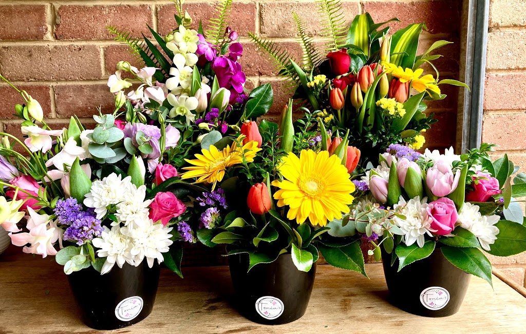 Tonia’s Fresh Flowers | florist | 20 Balmain Dr, Berwick VIC 3806, Australia | 0411815398 OR +61 411 815 398