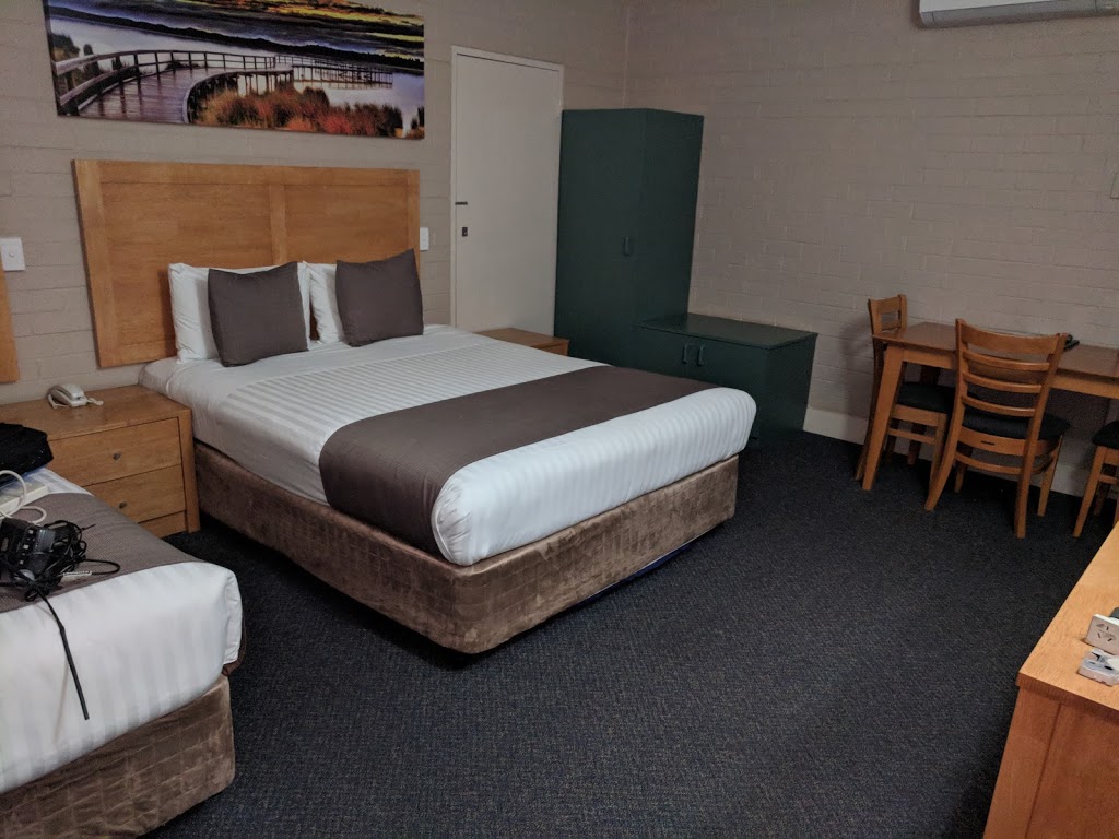 Dongara Hotel Motel | store | 12 Moreton Terrace, Dongara WA 6525, Australia | 0899271023 OR +61 8 9927 1023