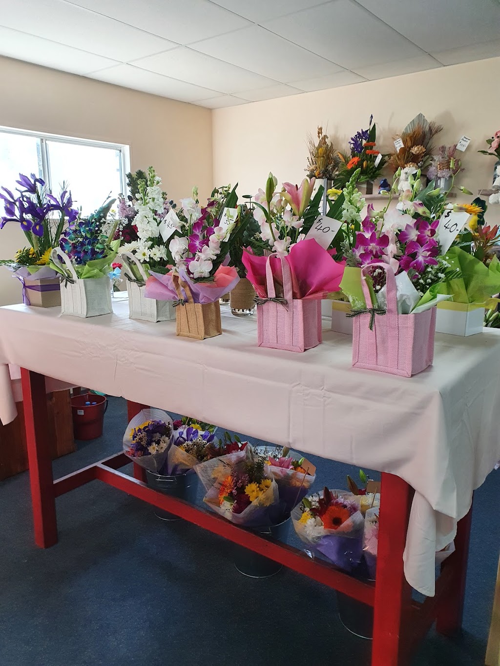 Qualup Bell Florist | 32 Veal St, Hopetoun WA 6348, Australia | Phone: 0401 096 719