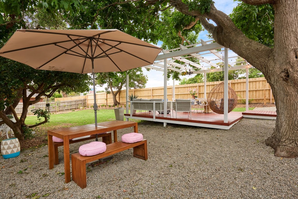 McCrae Coastal Cottage Retreat | 4 Wilfred St, Rosebud VIC 3939, Australia | Phone: 0419 550 122