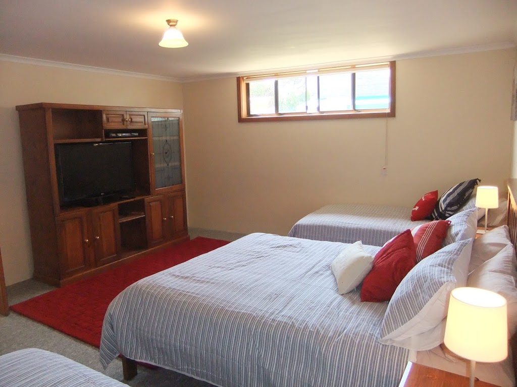 Springs Beach House | 153 Lighthouse Rd, Port Macdonnell SA 5291, Australia | Phone: 0428 849 407