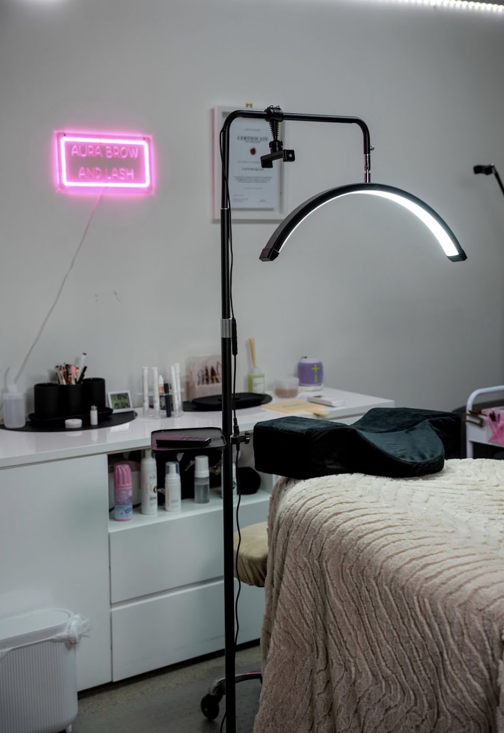 Aura Brow And Lash | 12 Wolfgang Rd, Albion Park NSW 2527, Australia | Phone: 0401 784 402