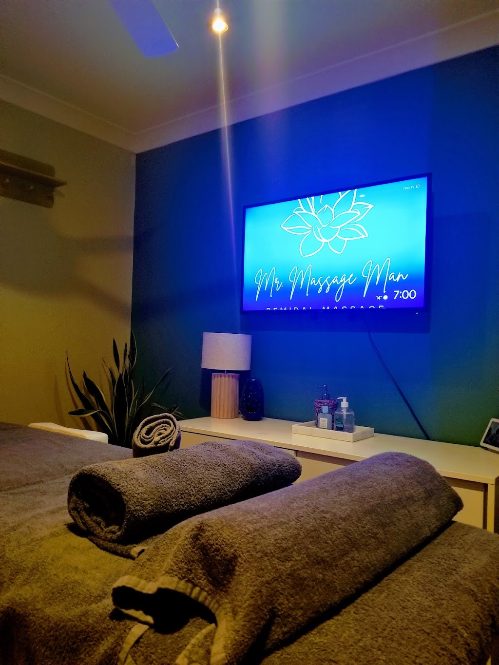 Mr Massage Man | 25 Honeyeater Pl, Tingira Heights NSW 2290, Australia | Phone: 0498 286 794