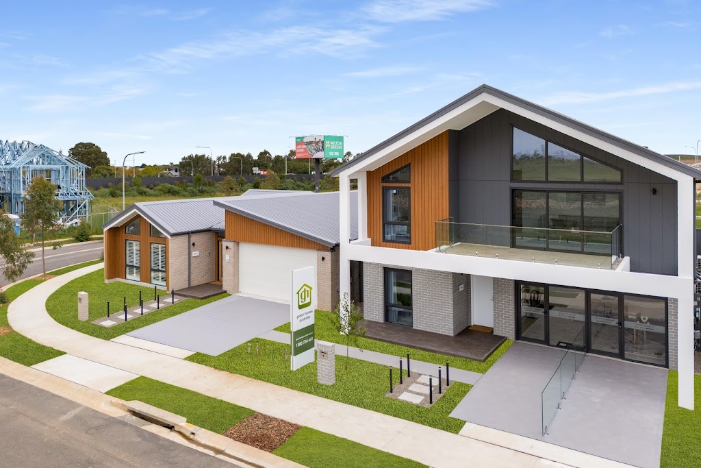 Green Homes Australia -Wilton Greens Display Centre | Lot 923 & 924 Scar Tree Cres, Wilton NSW 2571, Australia | Phone: 1300 724 661