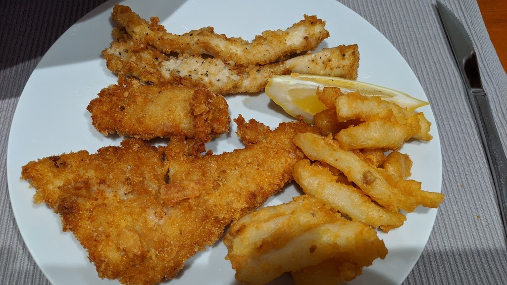 Mummas Fish N Chips | 62 Gladstone Rd, Allenstown QLD 4700, Australia | Phone: (07) 4927 9247