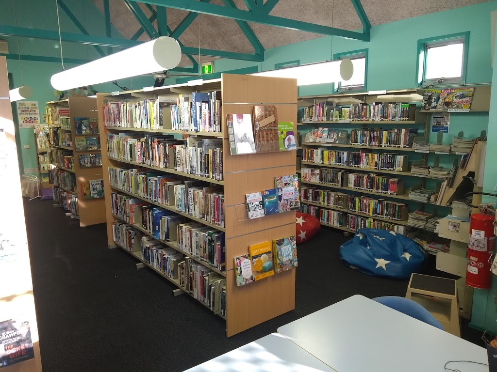Sanctuary Point Library | library | Paradise Beach Rd, Sanctuary Point NSW 2540, Australia | 0244062076 OR +61 2 4406 2076
