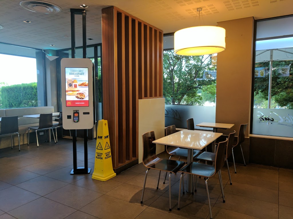 McDonalds Tuggeranong | meal takeaway | Cowlishaw St, Tuggeranong ACT 2900, Australia | 0262931433 OR +61 2 6293 1433