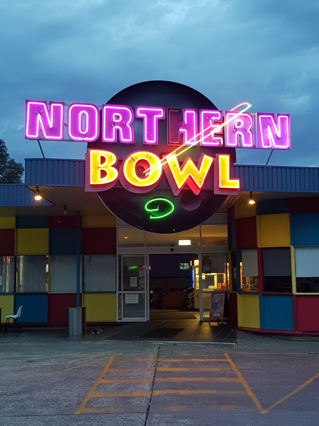 Northern Bowl | bowling alley | 103-105 Bellambi Ln, Bellambi NSW 2518, Australia | 0242836222 OR +61 2 4283 6222