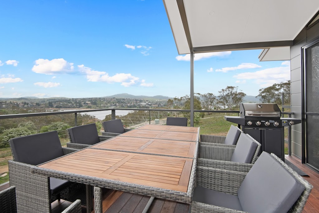 Black Diamond Retreat | lodging | 11 Echidna Pl, East Jindabyne NSW 2627, Australia | 0264572000 OR +61 2 6457 2000