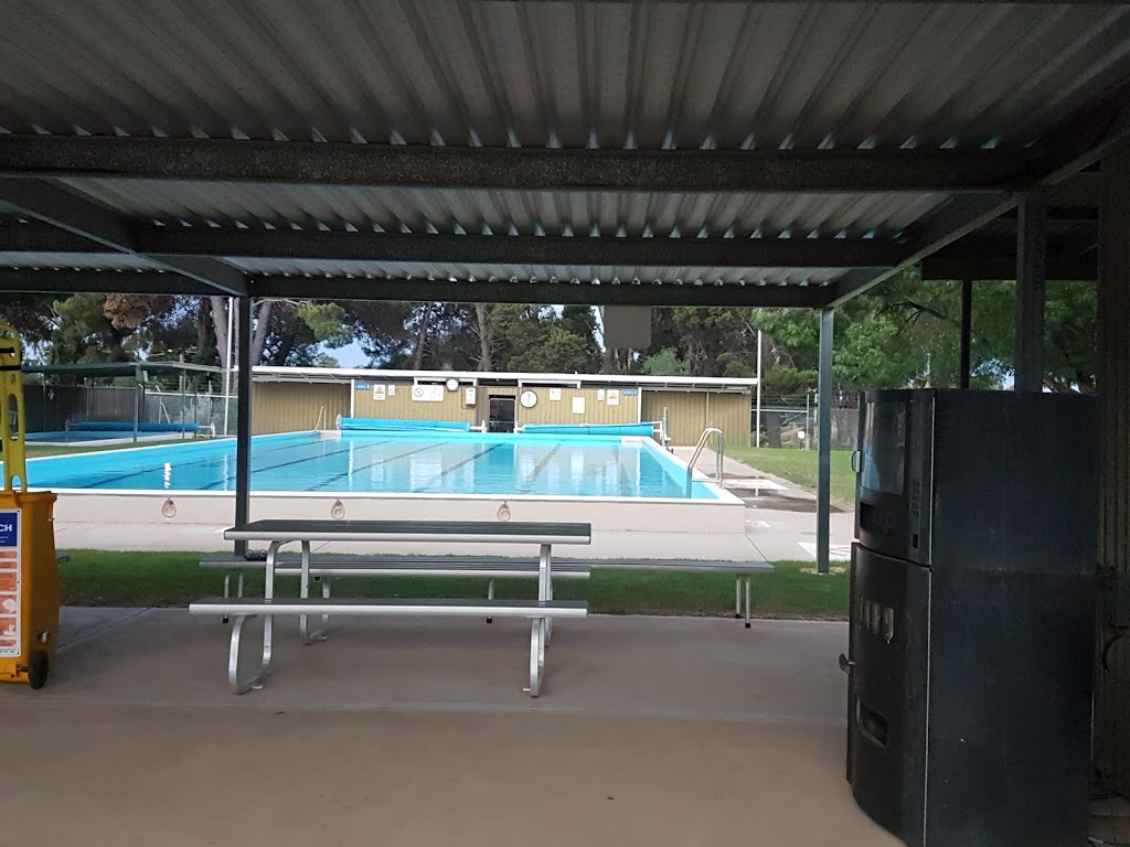 Murrayville Swimming Pool |  | Reed St, Murrayville VIC 3512, Australia | 0350952329 OR +61 3 5095 2329