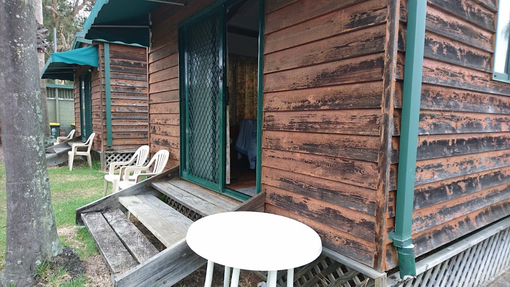 A Paradise Park Cabins | Tuggerah Parade & Pacific St, Long Jetty NSW 2261, Australia | Phone: (02) 4334 5555