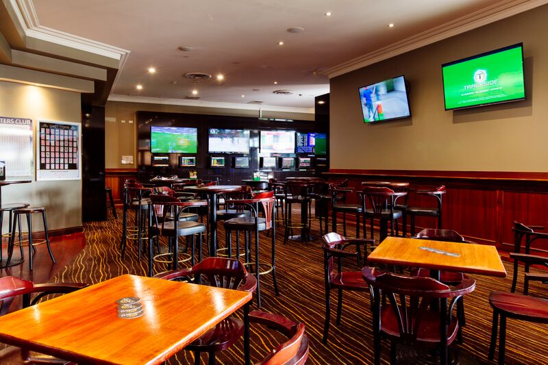 Crown Hotel Revesby | 4 The River Rd, Revesby NSW 2212, Australia | Phone: (02) 9773 6685