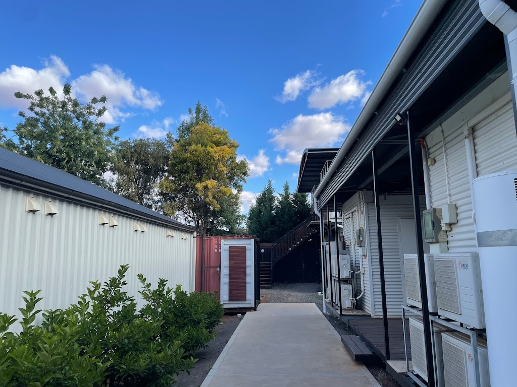 Shamrock Backpacker | 10 McGregor St, Hillston NSW 2675, Australia | Phone: 0427 487 406