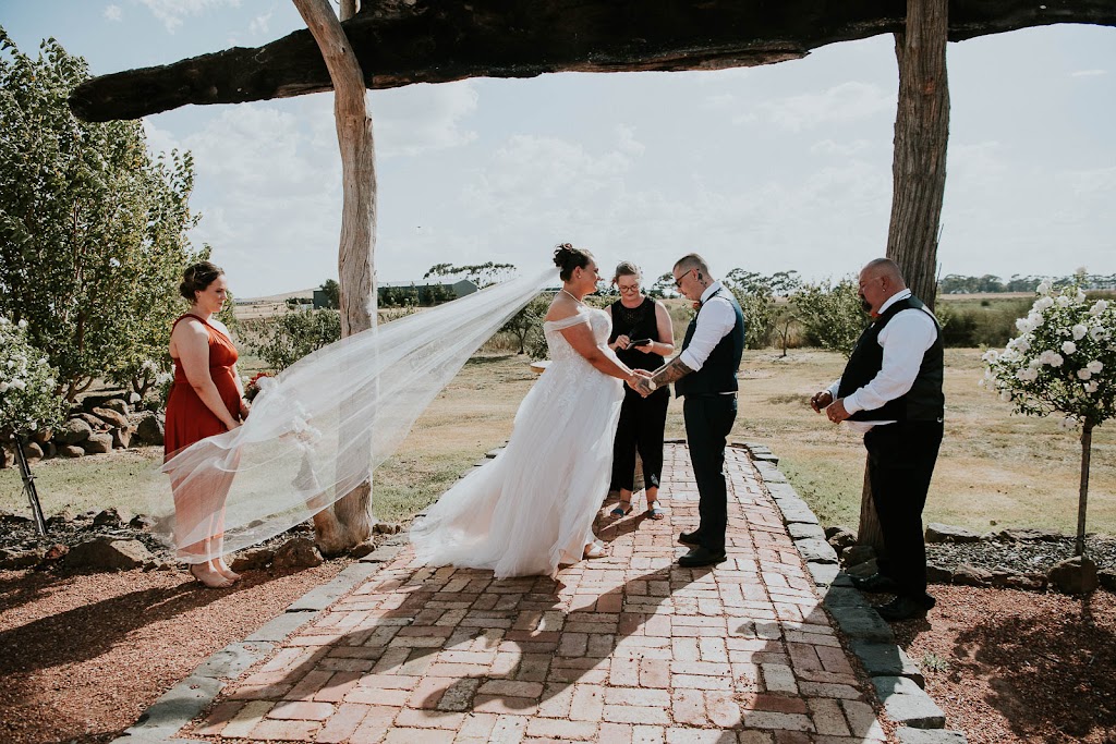 Heidi Kay - Simply Ceremonies by Heidi - Celebrant | 14 Corinella Rd, Woodend VIC 3442, Australia | Phone: 0421 996 691