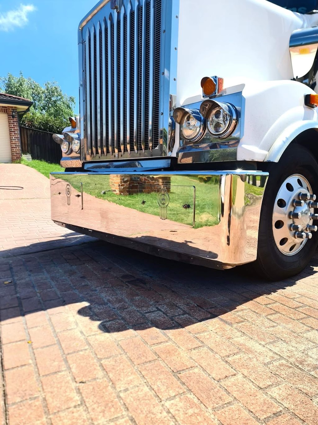 Mobile Truck Polishing | 7 Edgar St, Yagoona NSW 2199, Australia | Phone: 0468 371 051