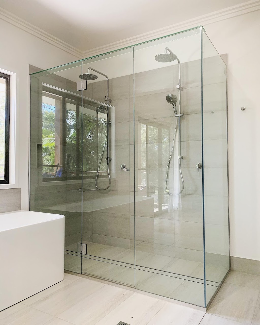 GlazeIt Glass and Screens Pty Ltd | Unit 1/33-41 Geo Hawkins Cres, Bells Creek QLD 4551, Australia | Phone: 0421 810 695