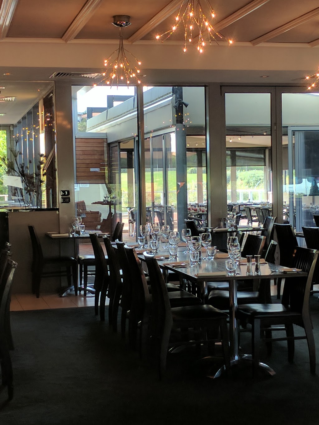 East Ridge Platinum Cafe & Restaurant | 1 E Ridge Dr, Chirnside Park VIC 3116, Australia | Phone: (03) 9727 1255