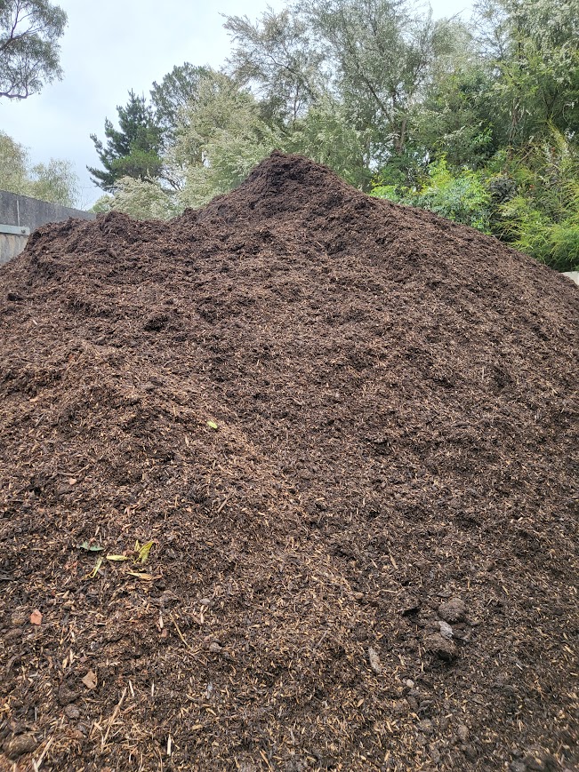 Bird in a Garden, Landscape and Garden Supplies. | 2687 Warburton Hwy, Yarra Junction VIC 3799, Australia | Phone: (03) 5967 1517