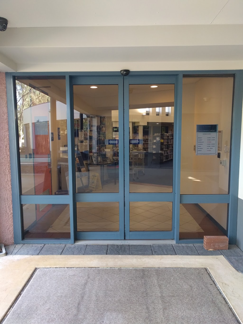 Mt Claremont Library | 105 Montgomery Ave, Mount Claremont WA 6010, Australia | Phone: 93831462