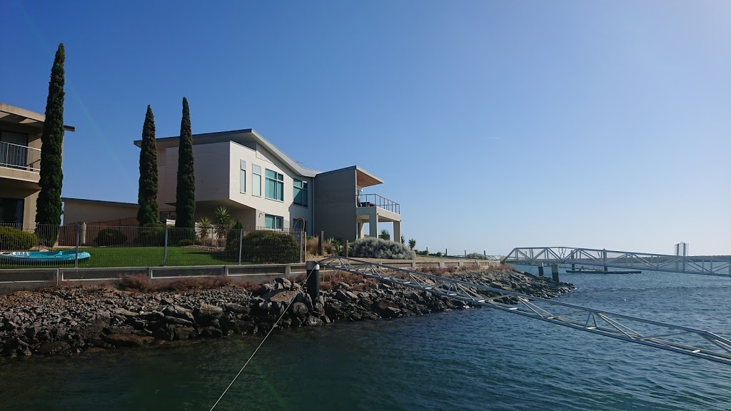 Marina Vista | lodging | 6 Ceres Court, Port Vincent SA 5581, Australia | 0888322623 OR +61 8 8832 2623