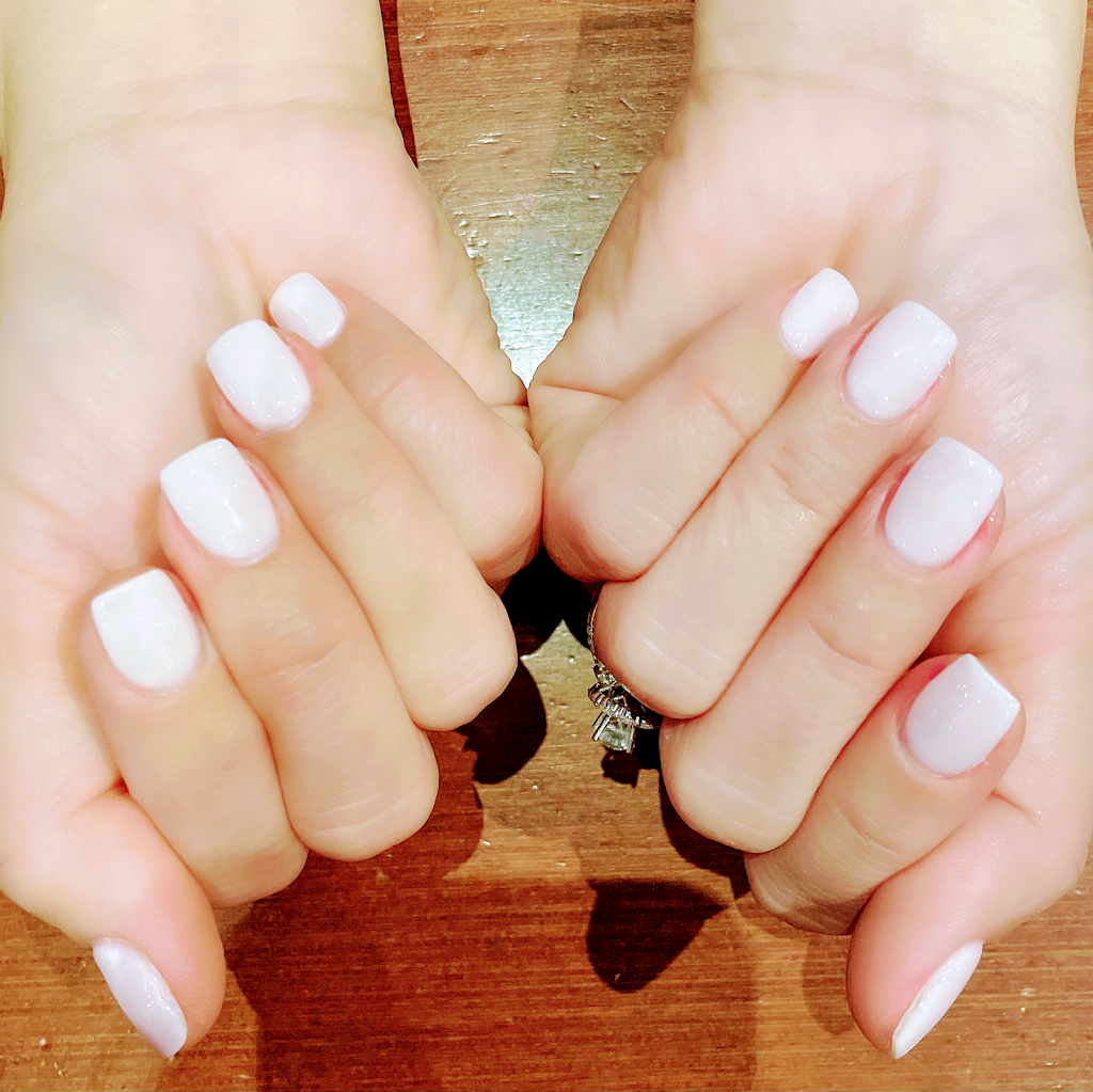 LE Nails & Beauty | beauty salon | 3/5 Greenfield Rd, Greenfield Park NSW 2176, Australia | 0298233272 OR +61 2 9823 3272
