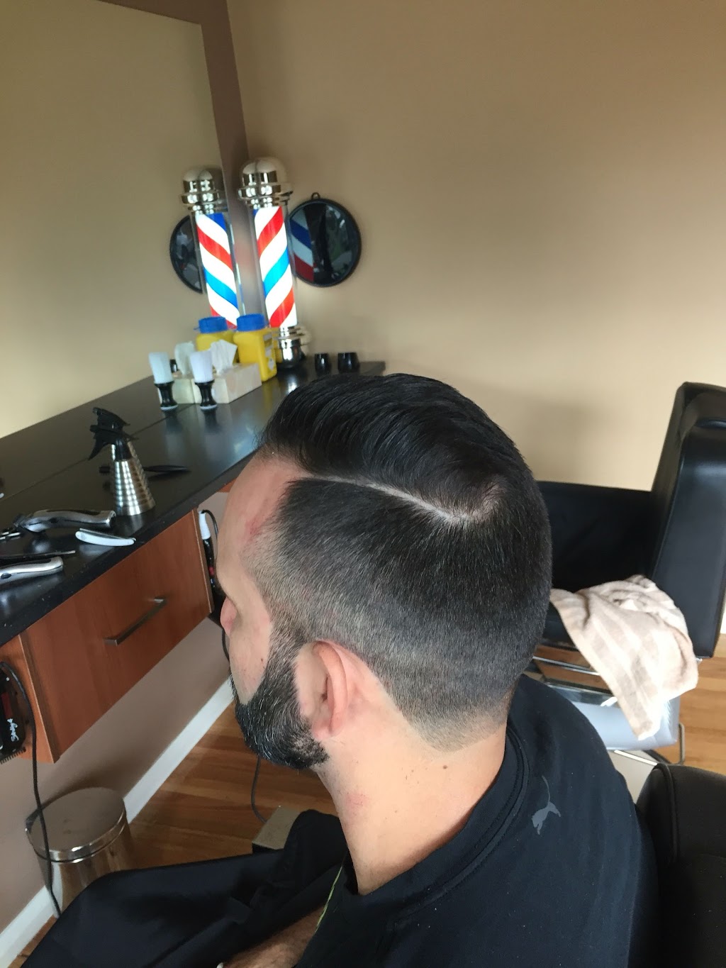 Loscar Barbers | hair care | 1027 Mt Alexander Rd, Essendon VIC 3040, Australia | 0393795657 OR +61 3 9379 5657