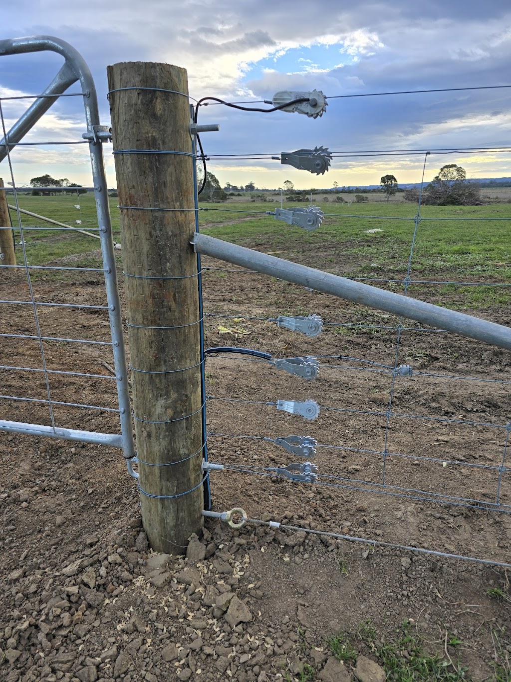 Weggs rural fencing | 925 Brown Coalmine Rd, Tyers VIC 3844, Australia | Phone: 0428 800 510