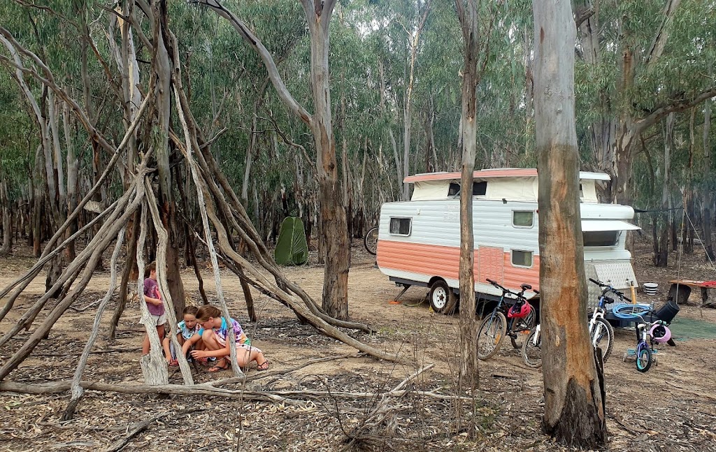 Gate 2 - Tooranie Stay Camp, and Glamp | Old Barmah Rd, Moama NSW 2731, Australia | Phone: 0425 875 029