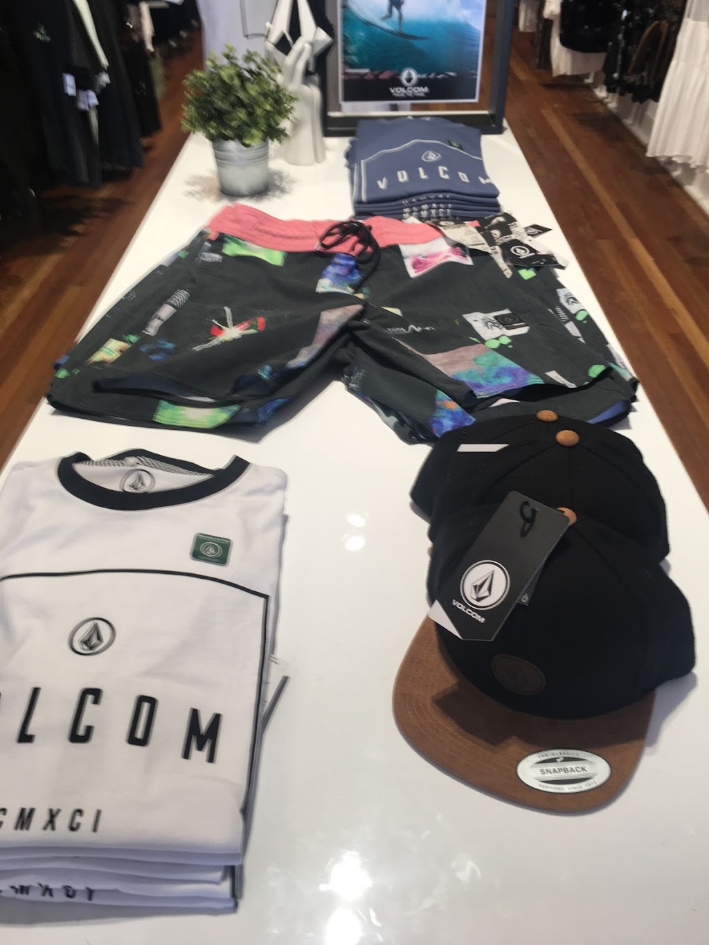 Volcom | clothing store | 34 Jonson St, Byron Bay NSW 2481, Australia | 0266856626 OR +61 2 6685 6626