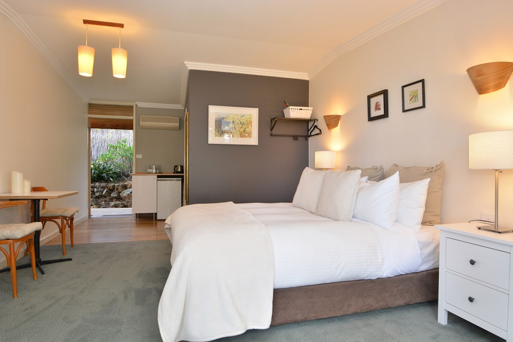 Elfin Hill Tourist Accommodation within the Hunter Valley Vineya | 250 Marrowbone Rd, Pokolbin NSW 2320, Australia | Phone: (02) 4998 7543