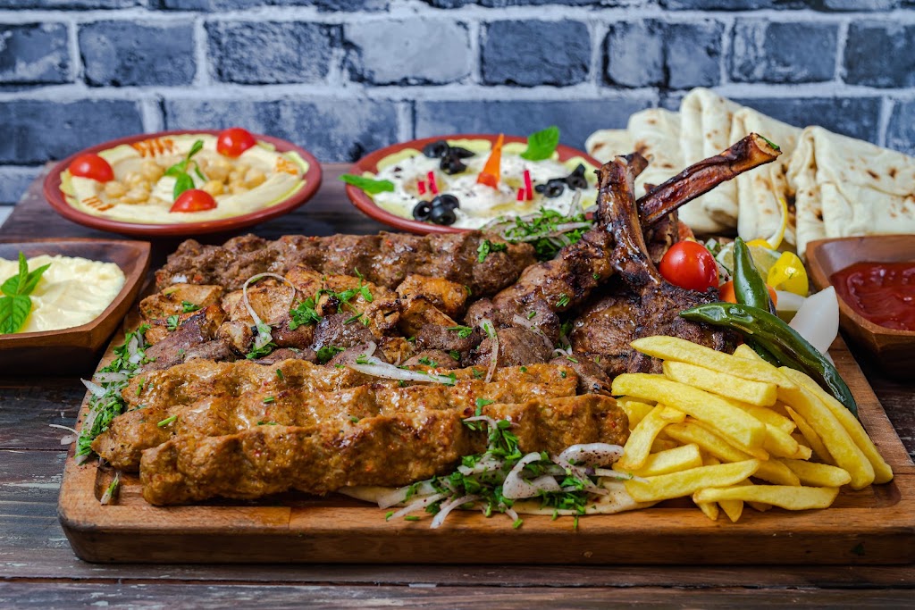 Clyde Famous Kebab | Unit 3/5 Riverland RdClyde, Clyde VIC 3978, Australia | Phone: 0414 976 414