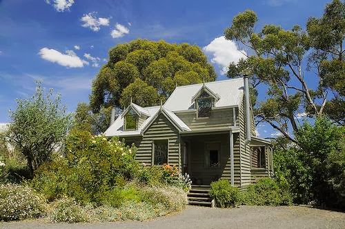 Brigadoon Cottages | lodging | 108 Haunted Hills Rd, Newborough VIC 3825, Australia | 0351272656 OR +61 3 5127 2656