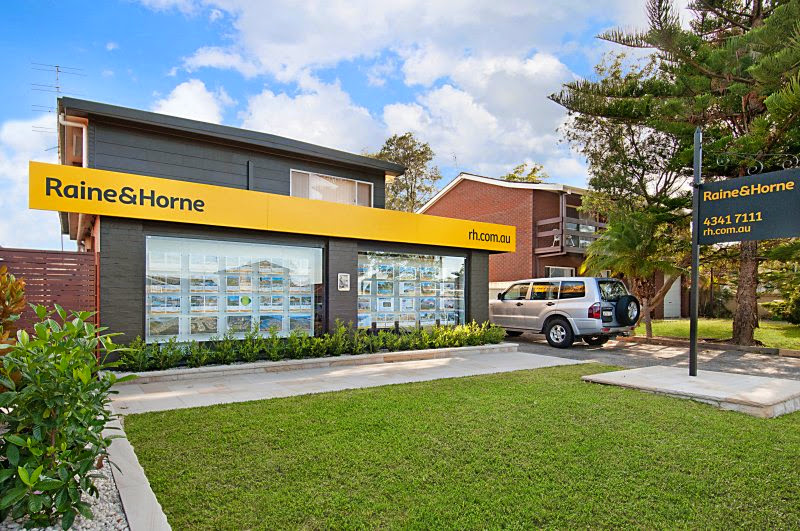 Raine & Horne St Huberts Island | 63 Helmsman Blvd, St Huberts Island NSW 2257, Australia | Phone: (02) 4341 7111