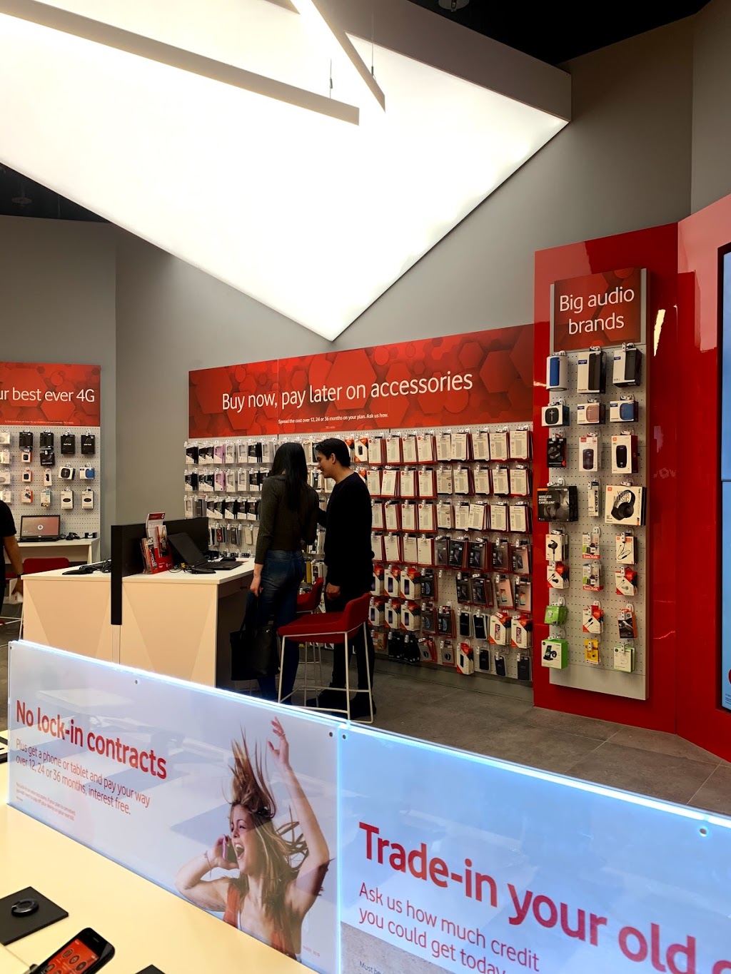 Vodafone | B312, 1341, Chadstone Shopping Centre, Dandenong Rd, Chadstone VIC 3148, Australia | Phone: 1300 650 410